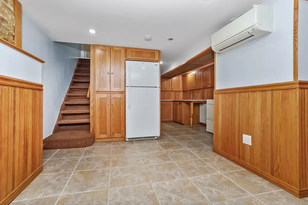 6050 Tyndall Avenue Bronx NY 10471