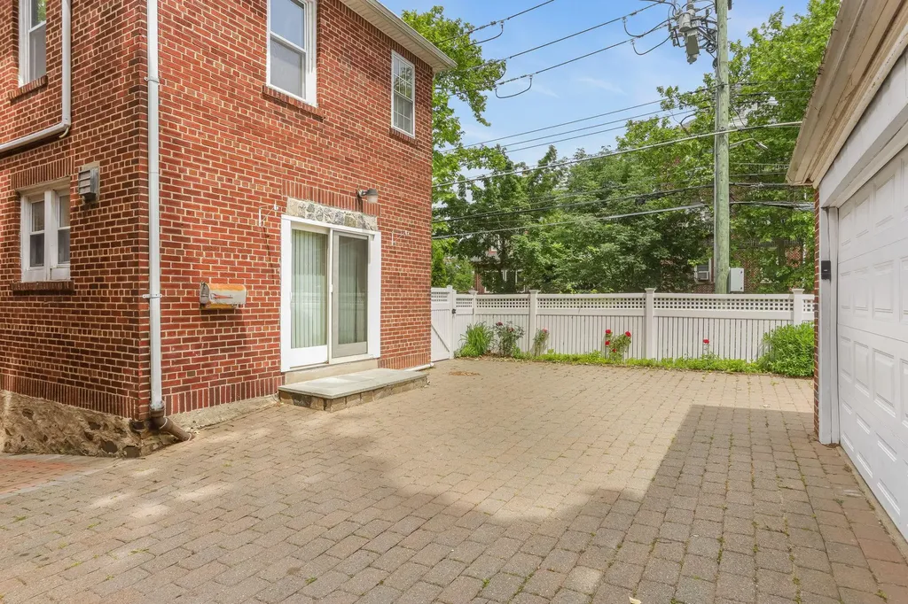 6050 Tyndall Avenue Bronx NY 10471