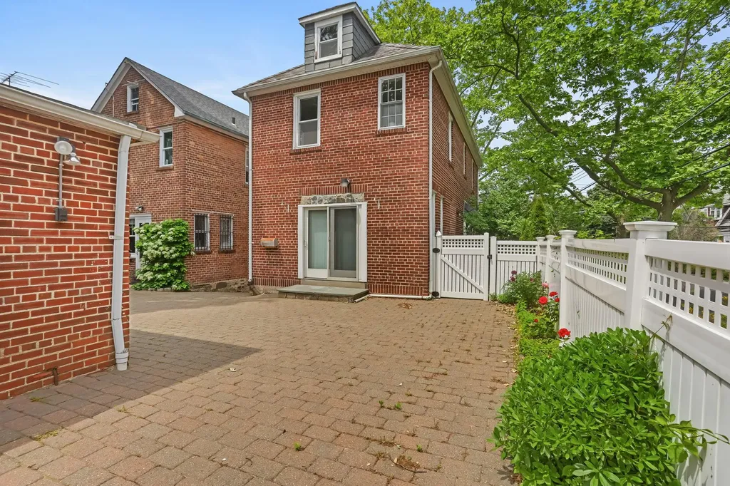 6050 Tyndall Avenue Bronx NY 10471