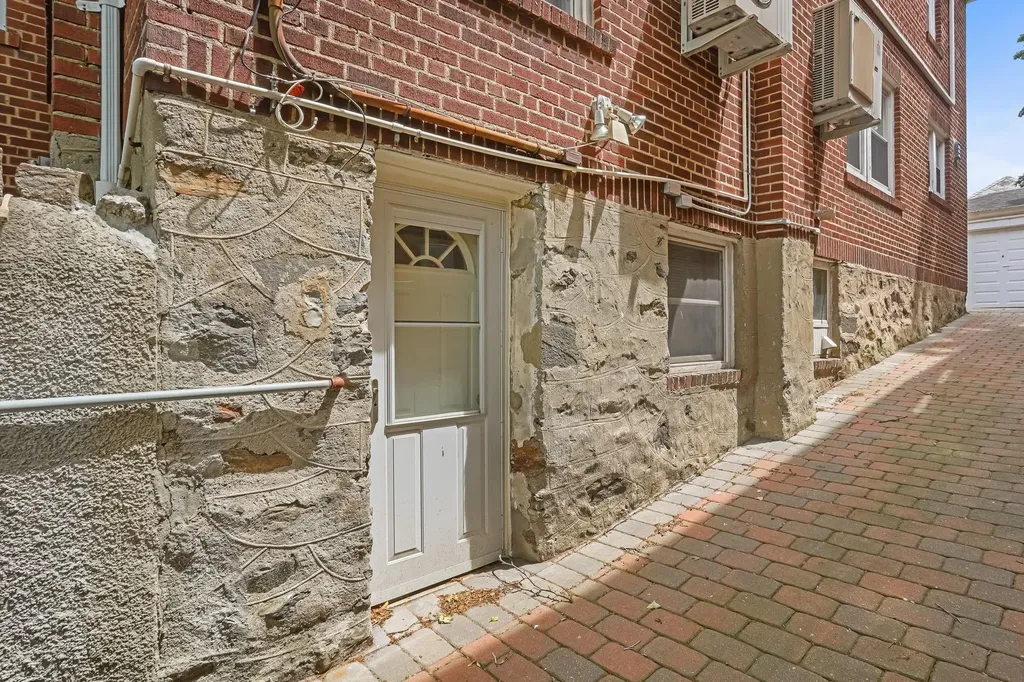 6050 Tyndall Avenue Bronx NY 10471