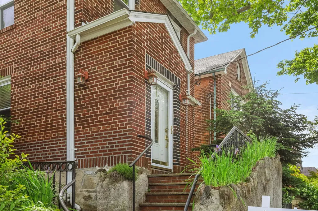 6050 Tyndall Avenue Bronx NY 10471