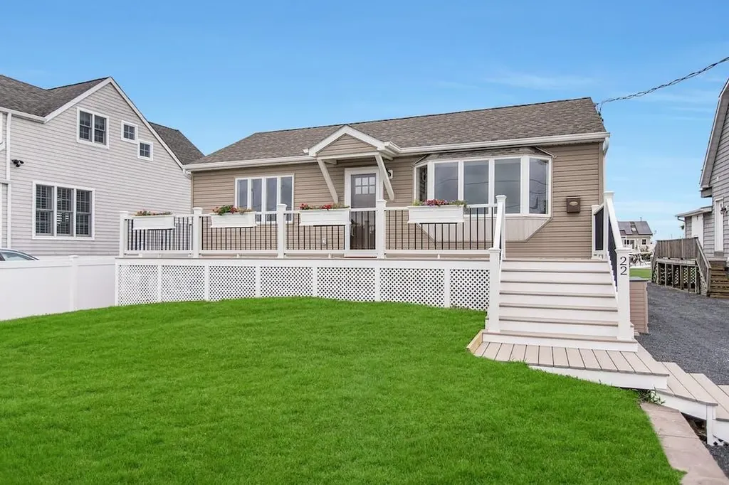 22 Namkee Lane Blue Point NY 11715