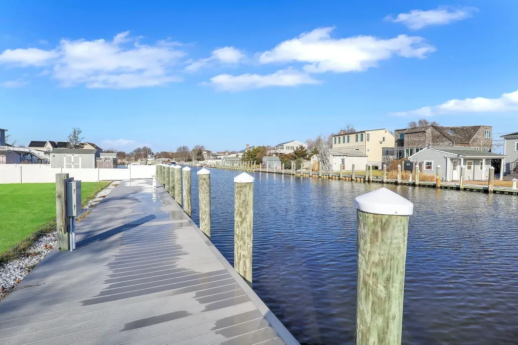 22 Namkee Lane Blue Point NY 11715