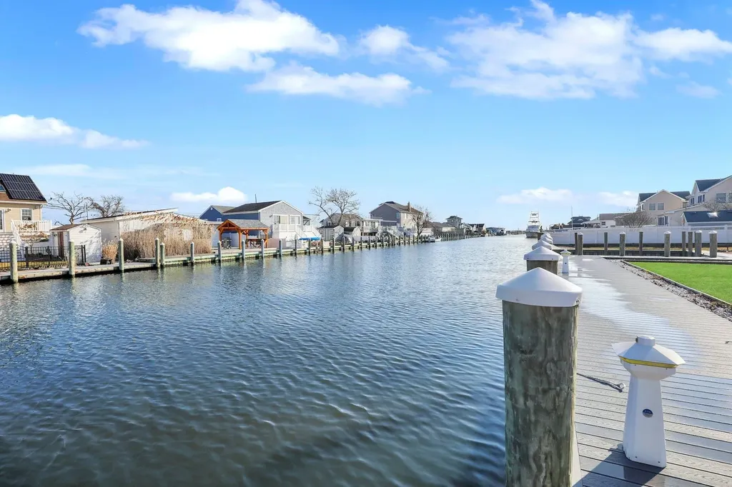 22 Namkee Lane Blue Point NY 11715
