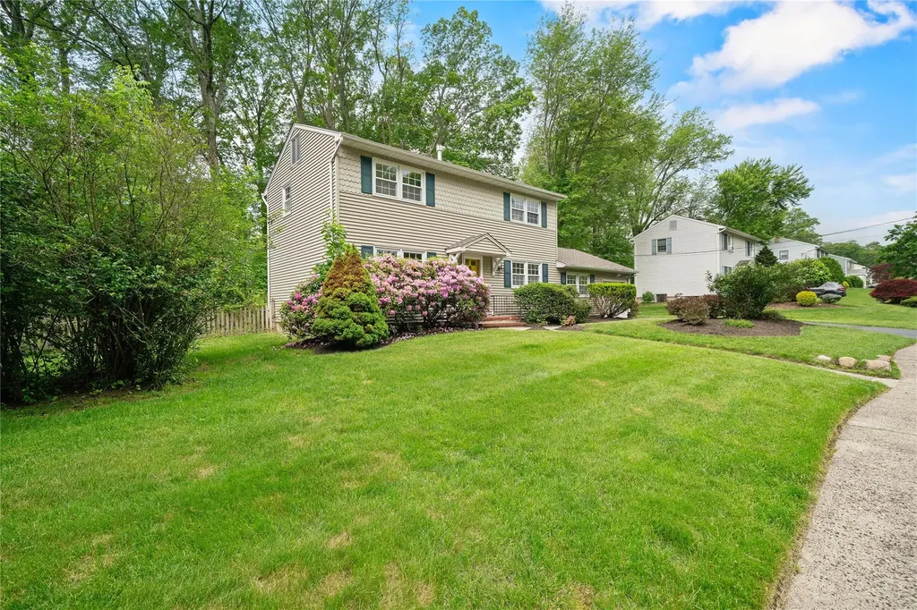 348 E Central Avenue Pearl River NY 10965