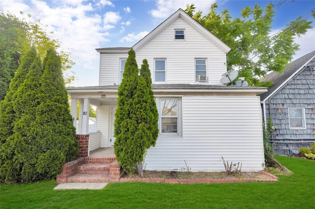 82 Heitz Place Hicksville NY 11801