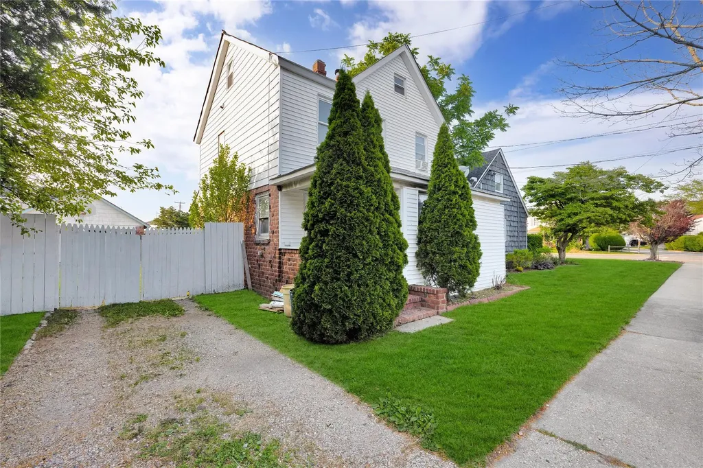 82 Heitz Place Hicksville NY 11801