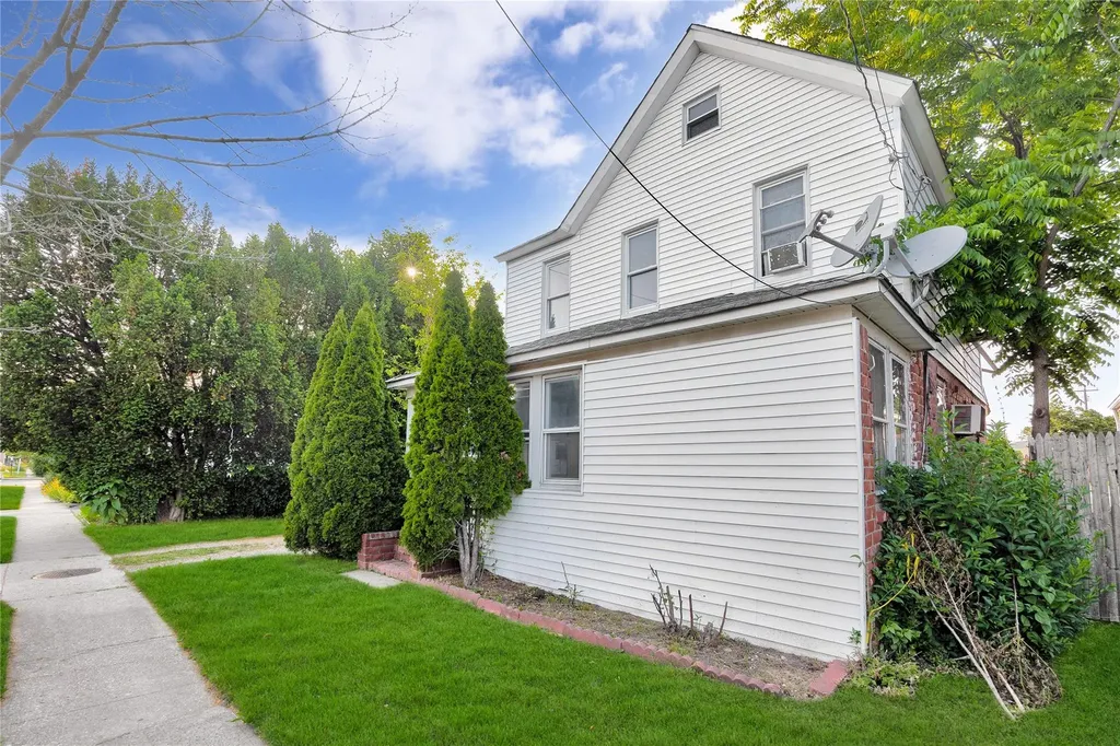 82 Heitz Place Hicksville NY 11801
