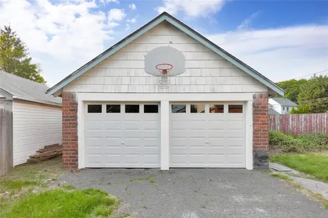 82 Heitz Place Hicksville NY 11801