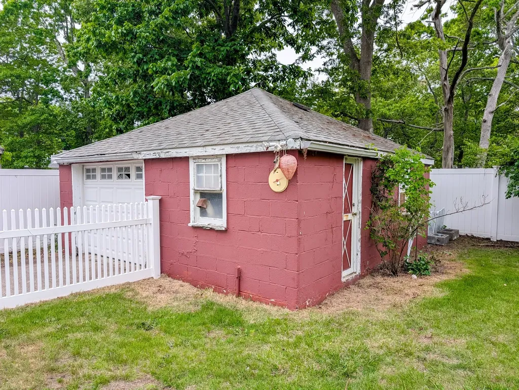 61 Manor Drive Shirley NY 11967