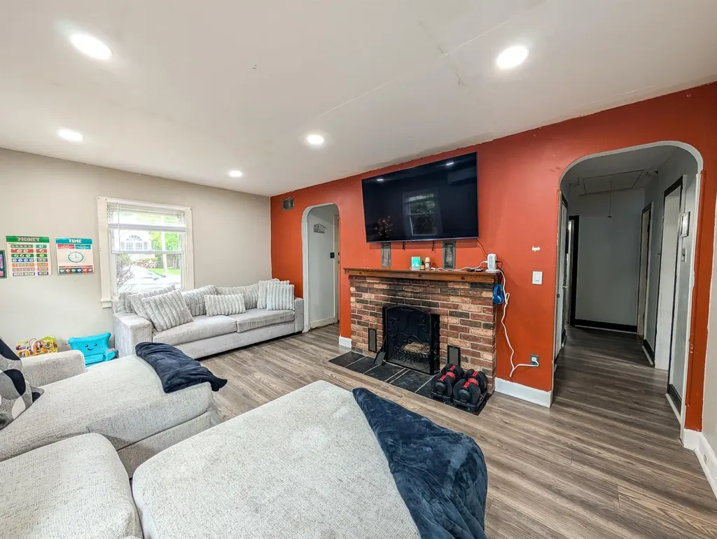 61 Manor Drive Shirley NY 11967