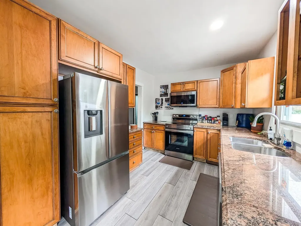 61 Manor Drive Shirley NY 11967