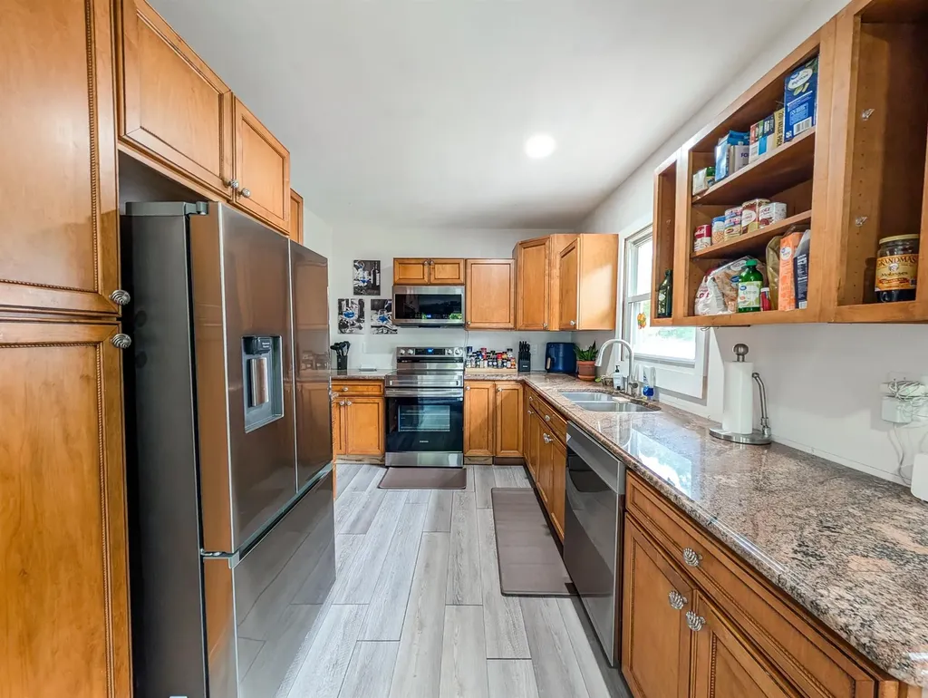 61 Manor Drive Shirley NY 11967