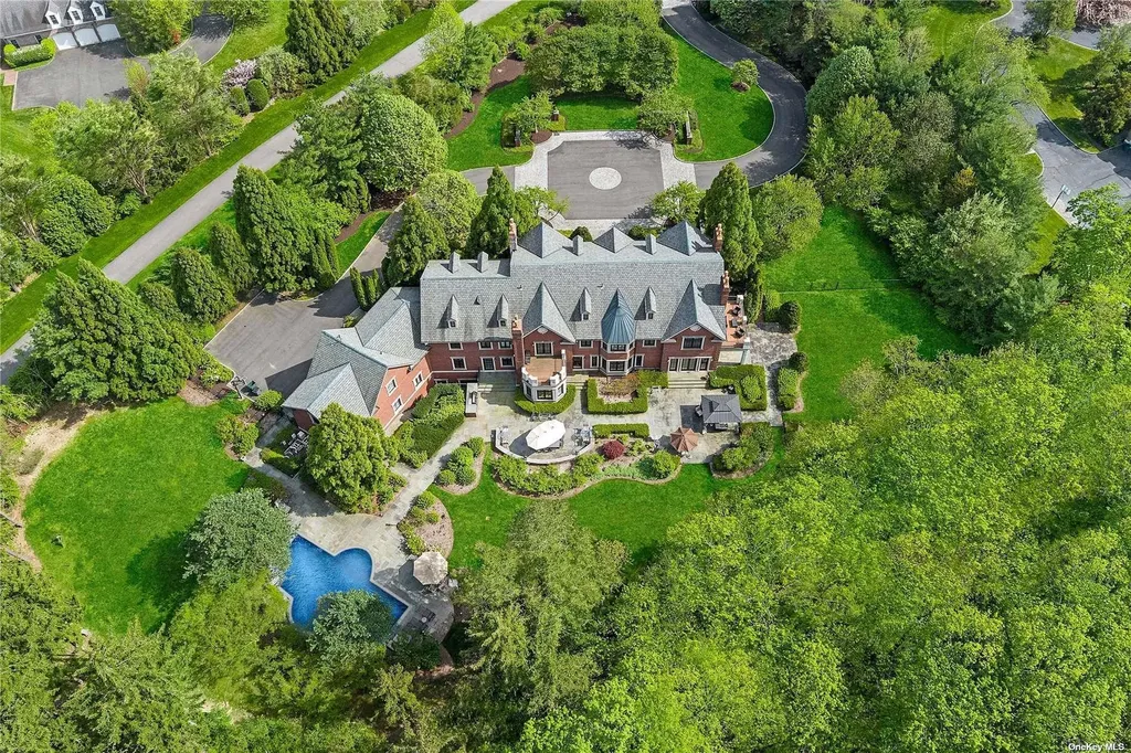 10 Orchard Lane Old Westbury NY 11568
