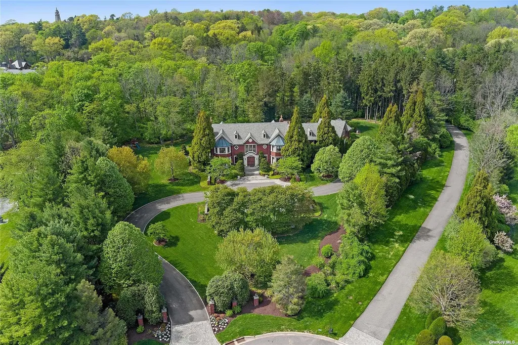 10 Orchard Lane Old Westbury NY 11568