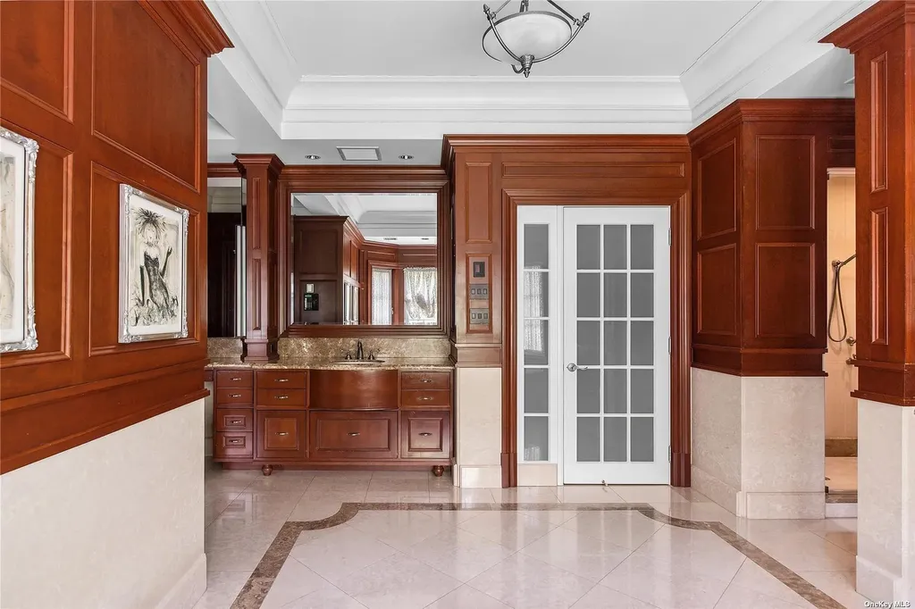 10 Orchard Lane Old Westbury NY 11568