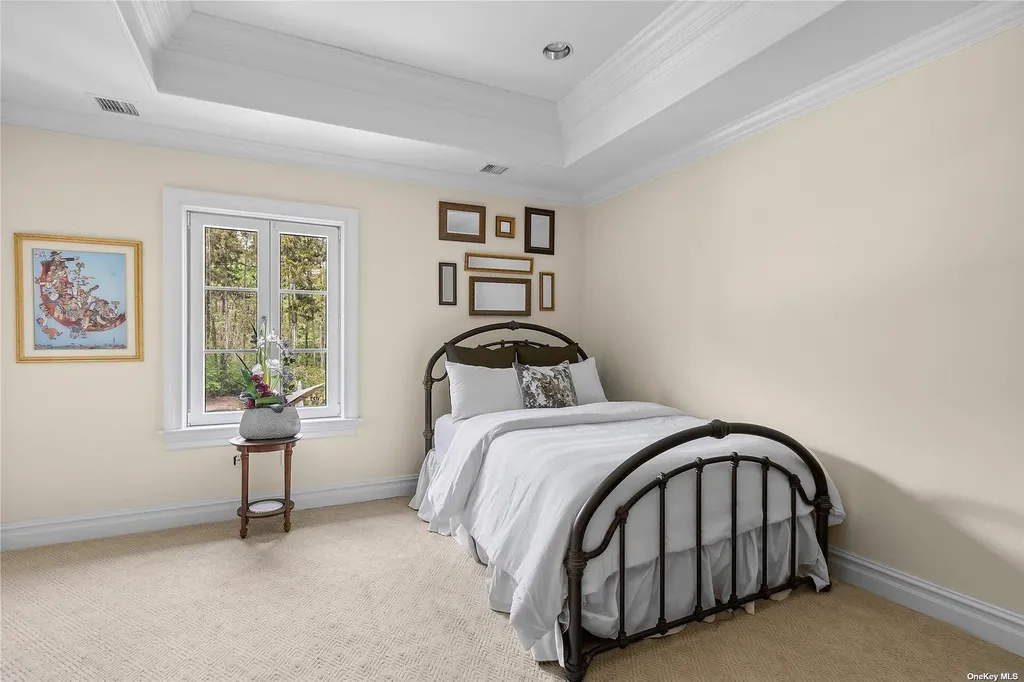 10 Orchard Lane Old Westbury NY 11568