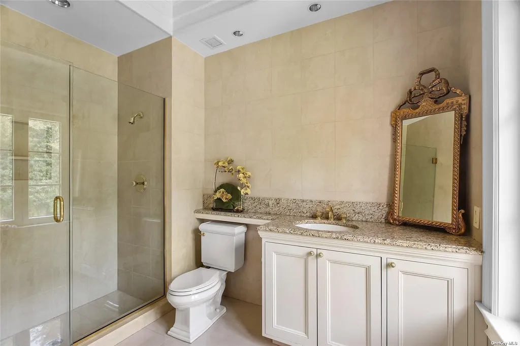 10 Orchard Lane Old Westbury NY 11568