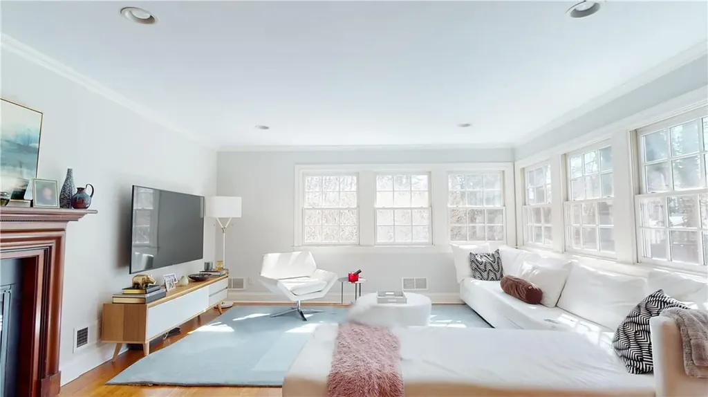 2 Rock Hill Scarsdale NY 10583