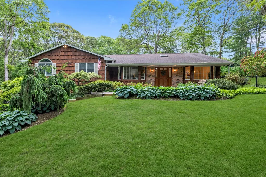 48 Warner Road Huntington NY 11743