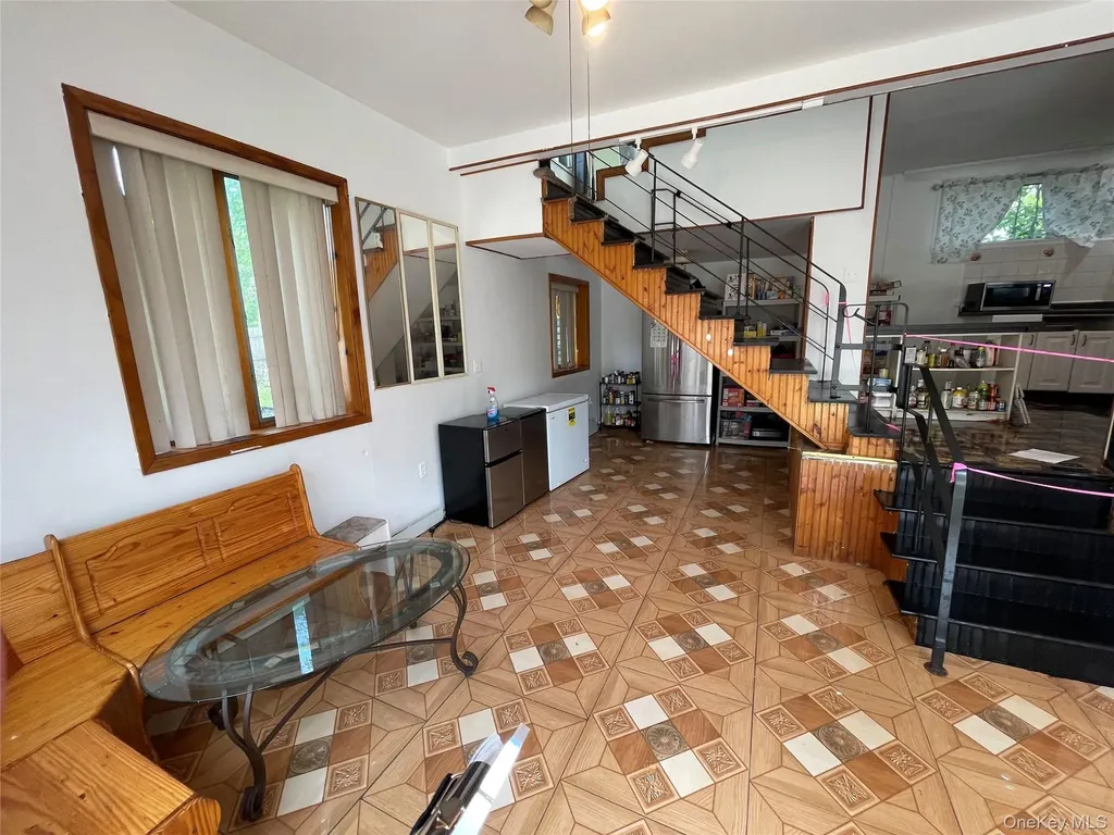 230 Park Avenue Freeport NY 11520