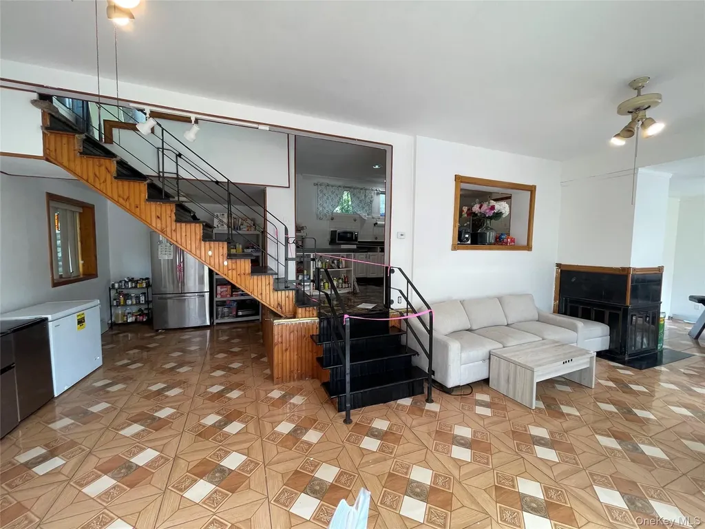 230 Park Avenue Freeport NY 11520