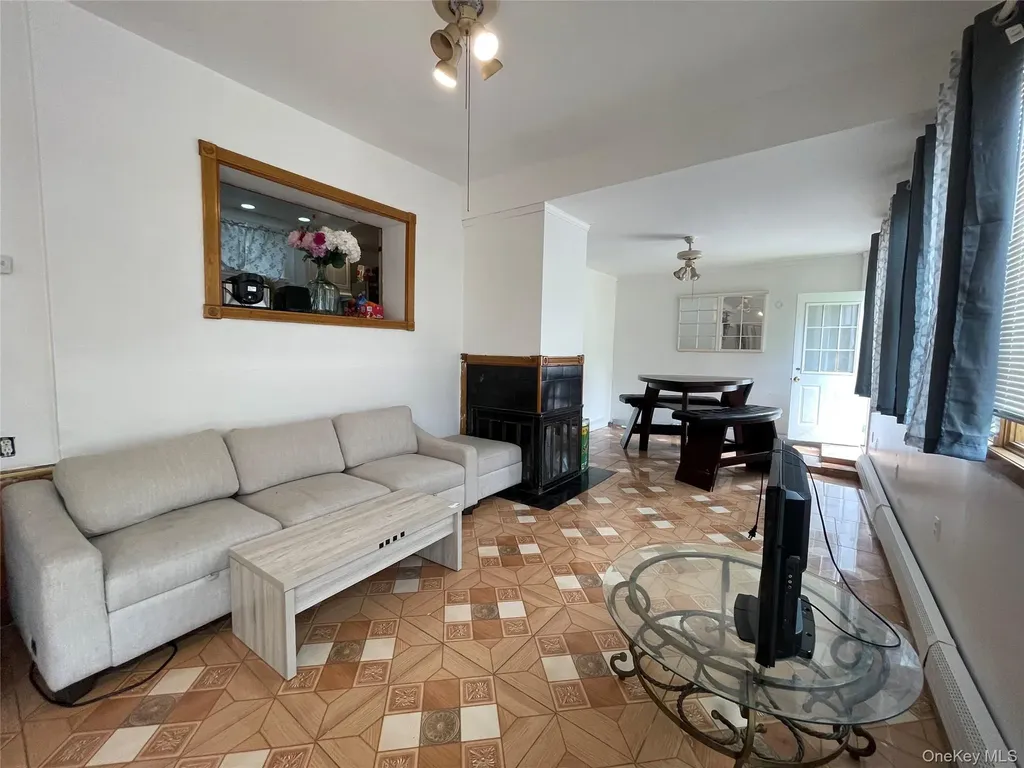 230 Park Avenue Freeport NY 11520