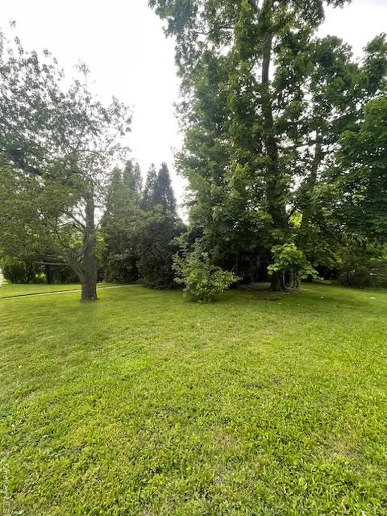 230 Park Avenue Freeport NY 11520