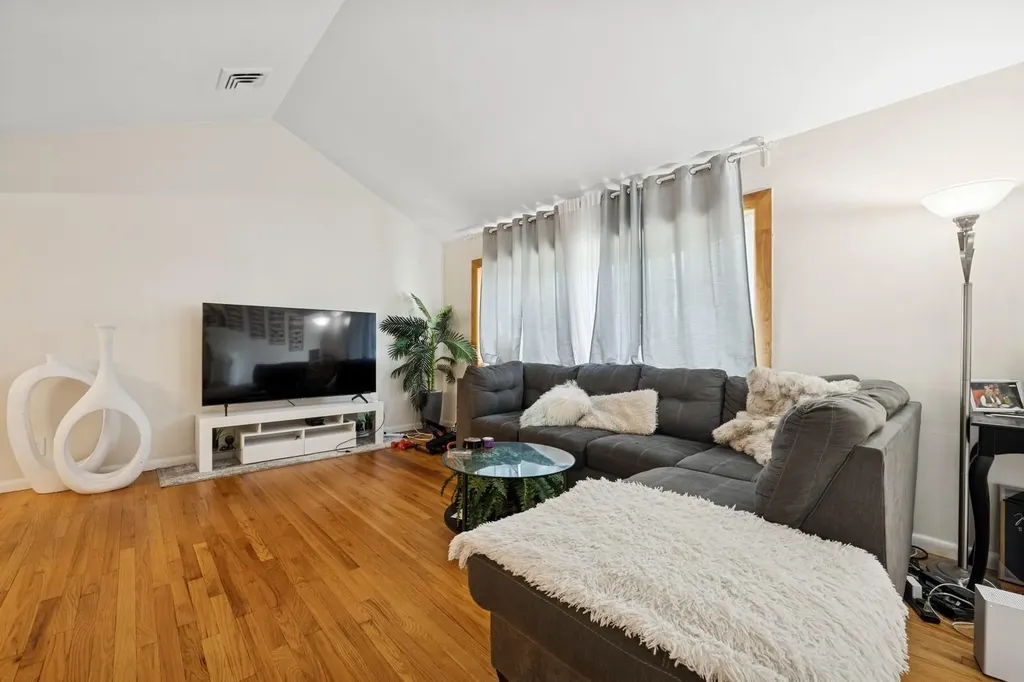 345 E Park Avenue Long Beach NY 11561