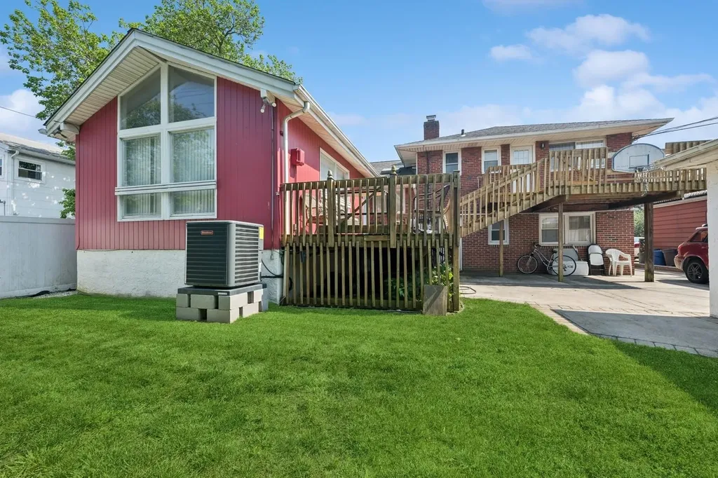 345 E Park Avenue Long Beach NY 11561