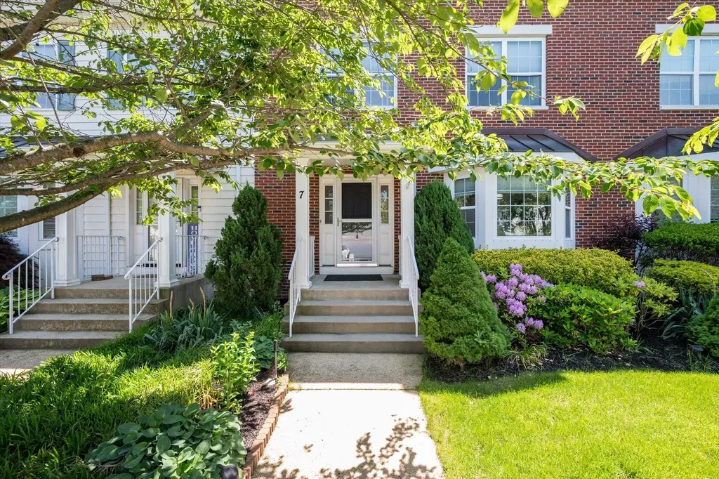 7 Lorien Place Melville NY 11747
