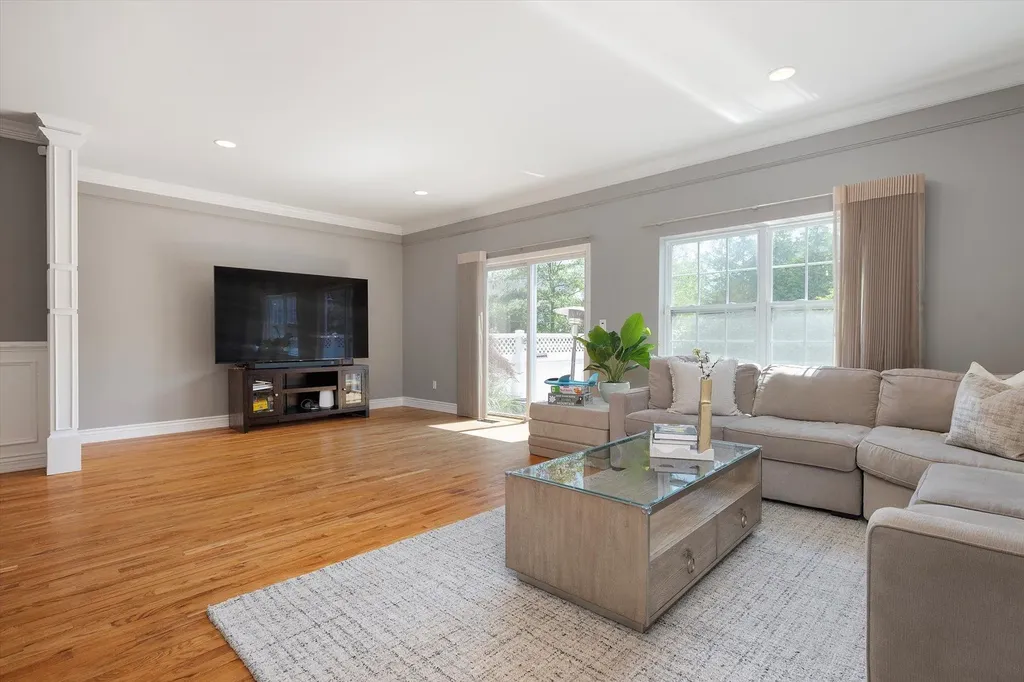 7 Lorien Place Melville NY 11747