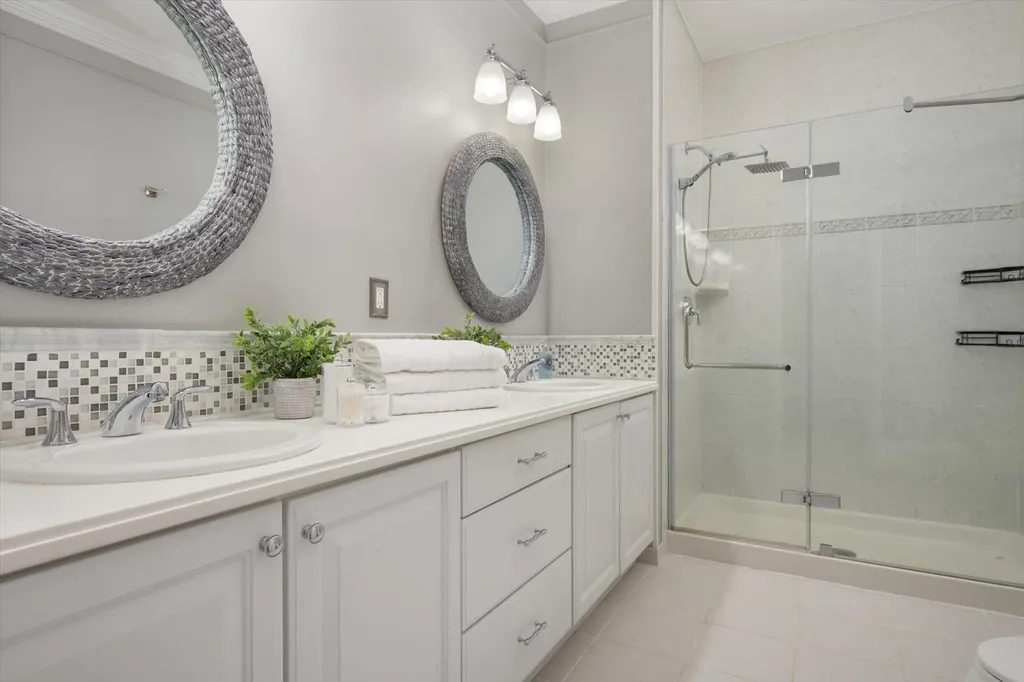 7 Lorien Place Melville NY 11747