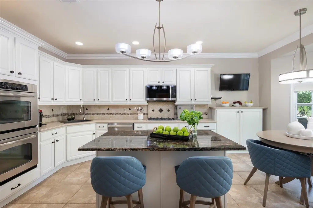 7 Lorien Place Melville NY 11747