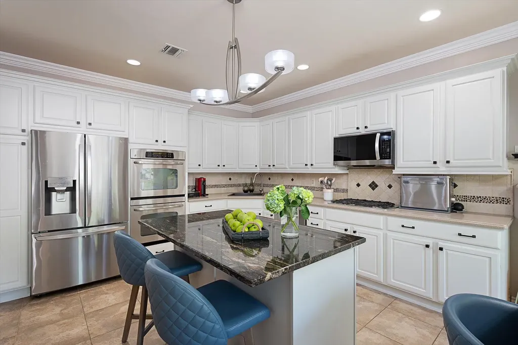 7 Lorien Place Melville NY 11747