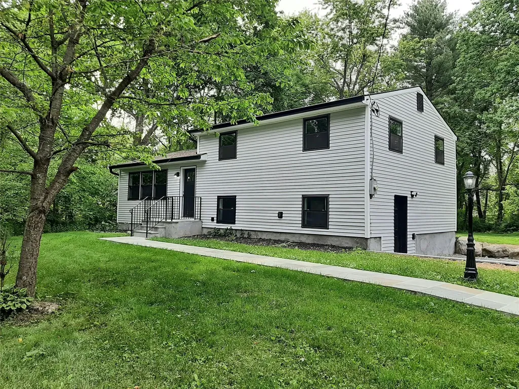 495 Stanton Terrace Poughkeepsie NY 12603