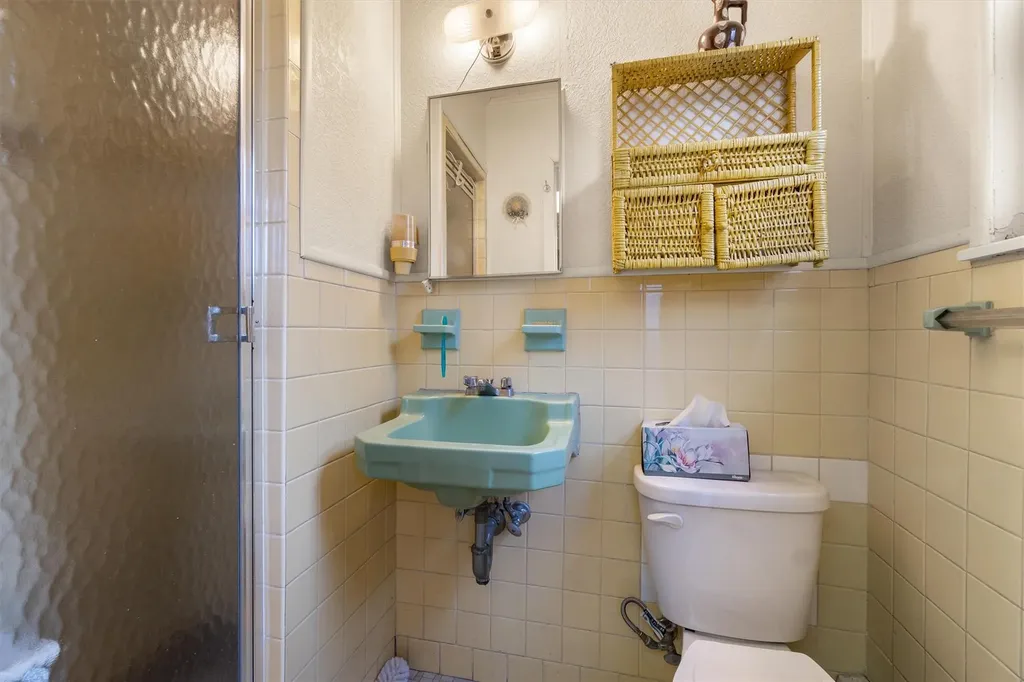 928 Pierce Avenue Bronx NY 10462
