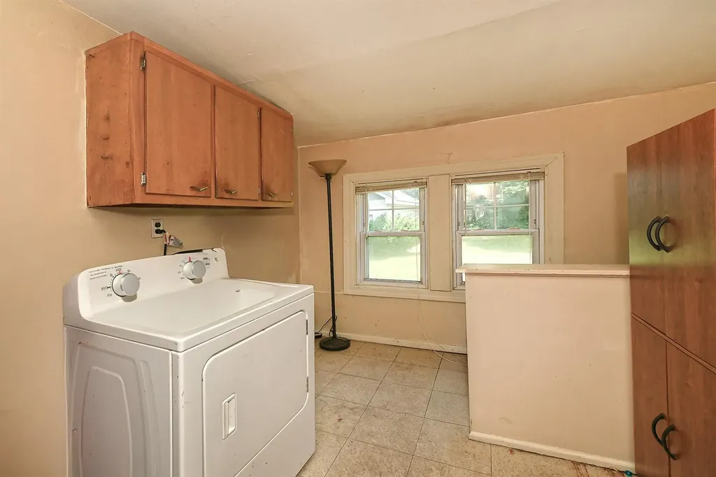 23 Maple Drive Amityville NY 11701