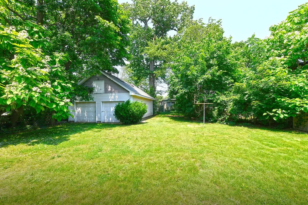 23 Maple Drive Amityville NY 11701