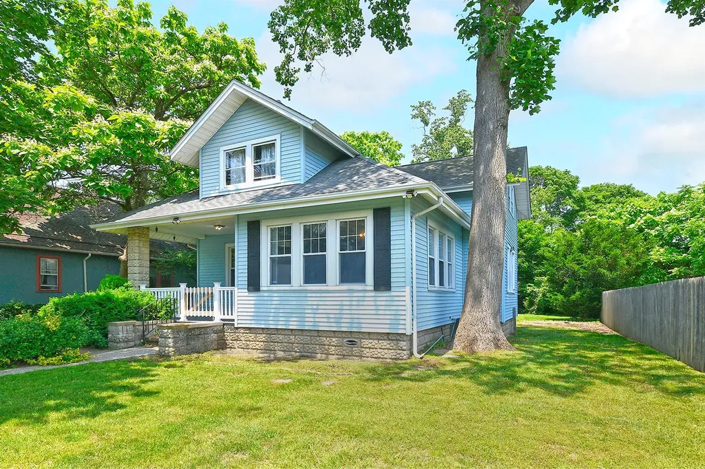 23 Maple Drive Amityville NY 11701