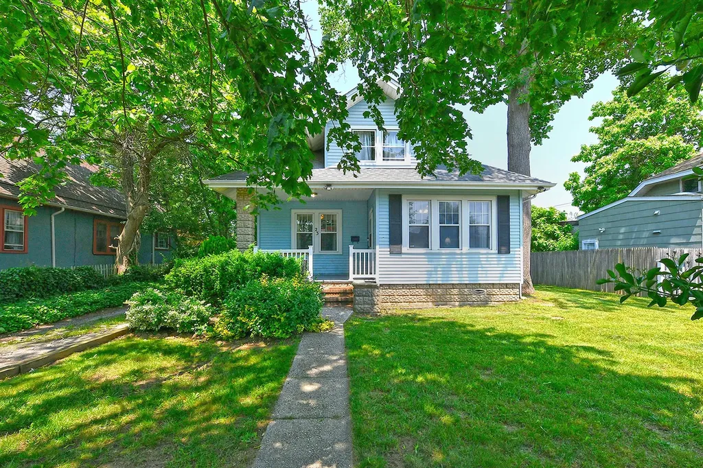 23 Maple Drive Amityville NY 11701