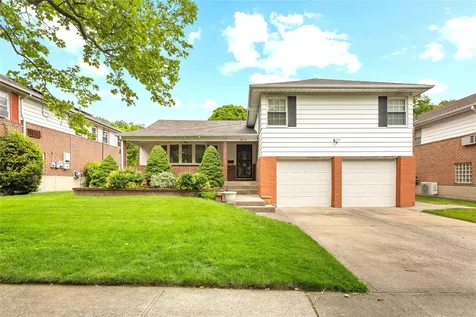 222-47 Garland Drive Bayside NY 11364