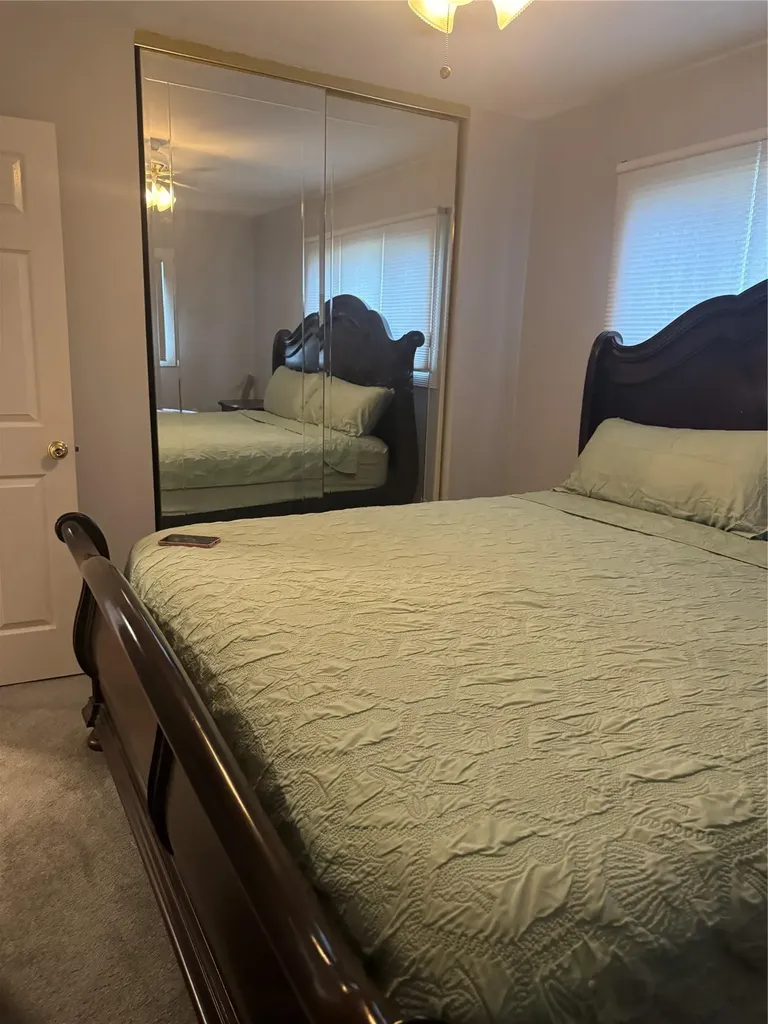 39 Charlotte Place Plainview NY 11803
