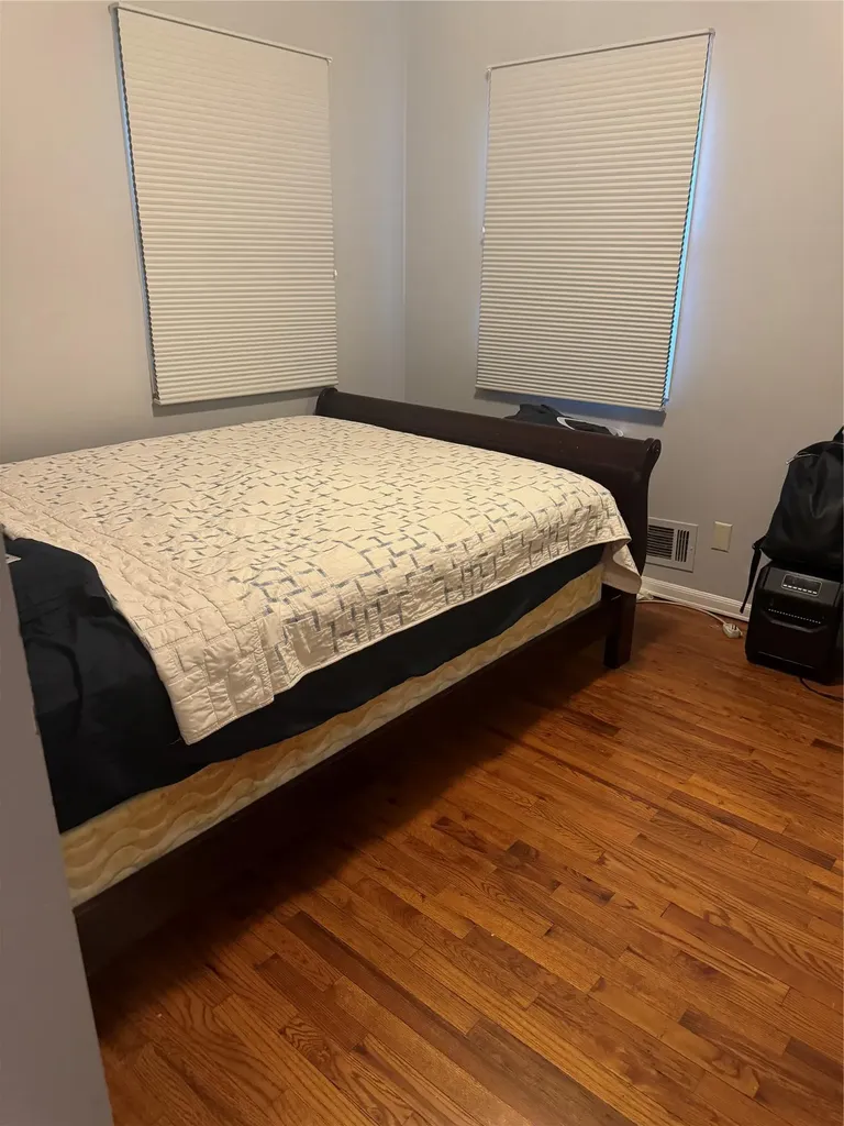 39 Charlotte Place Plainview NY 11803