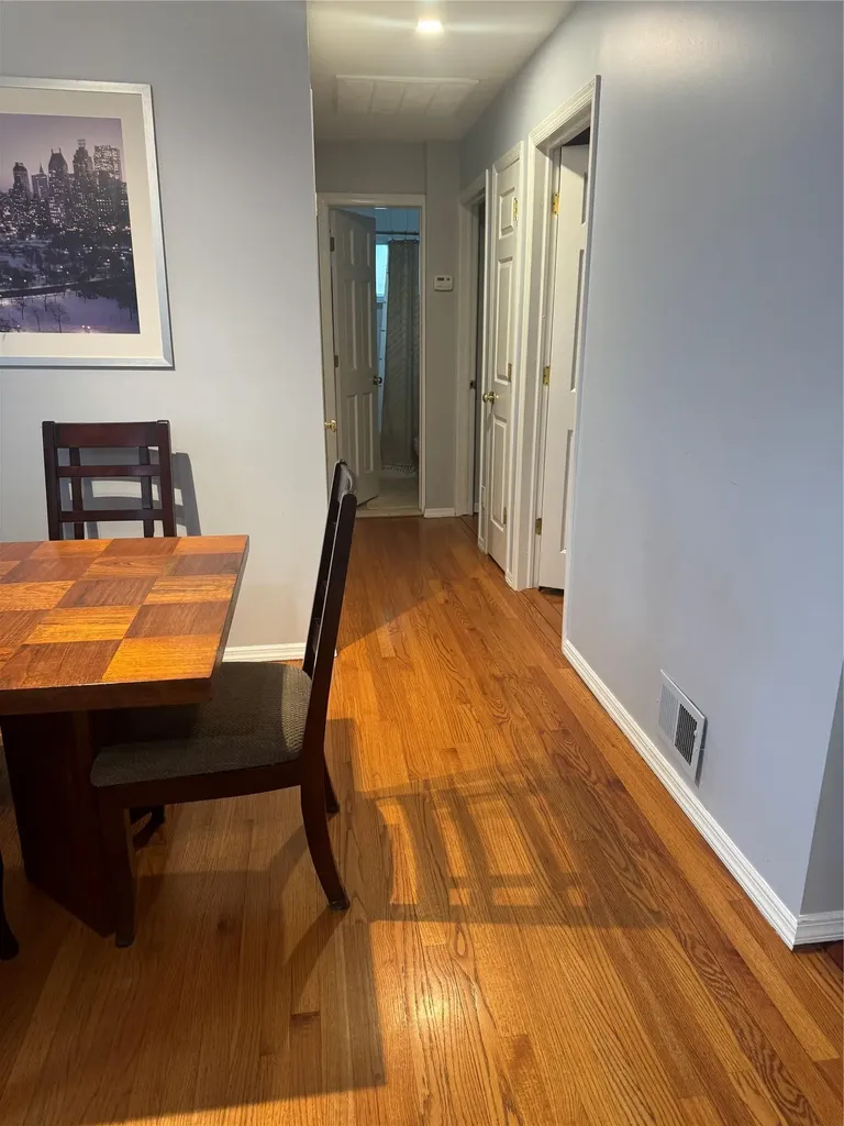39 Charlotte Place Plainview NY 11803