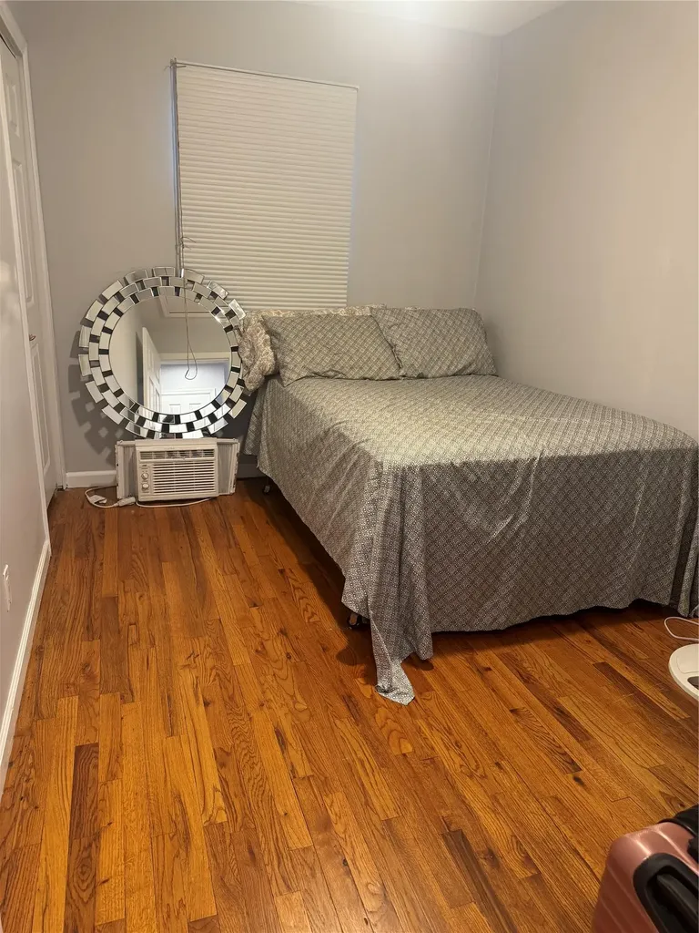 39 Charlotte Place Plainview NY 11803