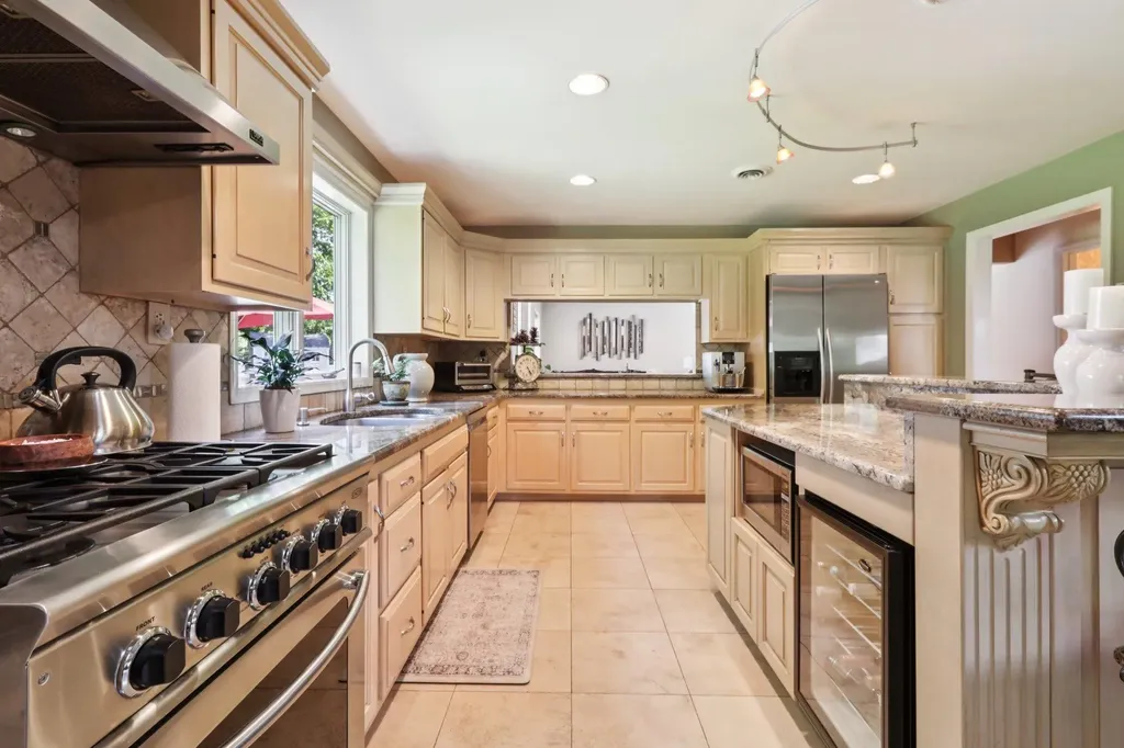 36 Bridge Road Nanuet NY 10954