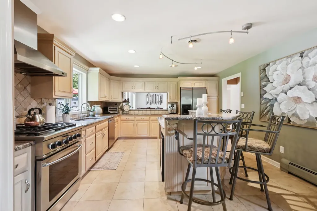 36 Bridge Road Nanuet NY 10954