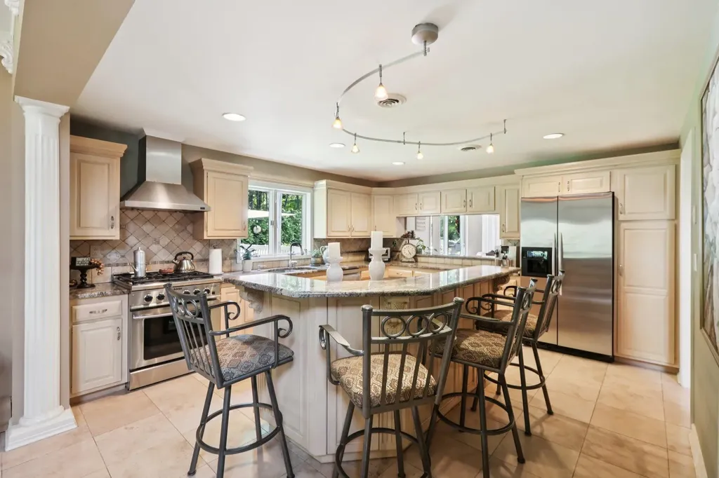 36 Bridge Road Nanuet NY 10954
