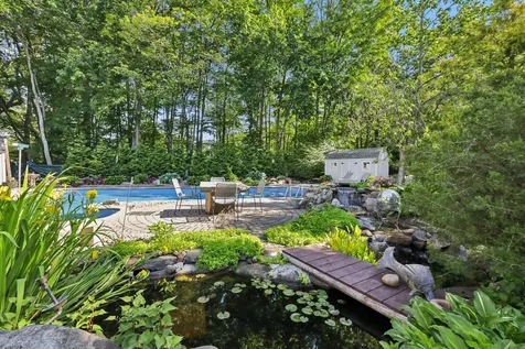 36 Bridge Road Nanuet NY 10954